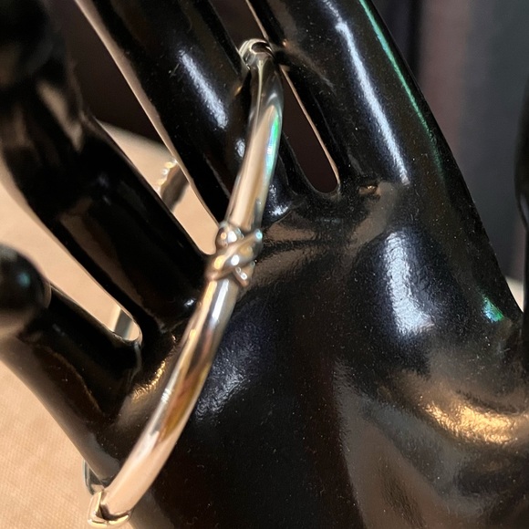 Tiffany & Co Silver Signature X Bracelet Bangle
Rare Classic - Picture 2 of 9